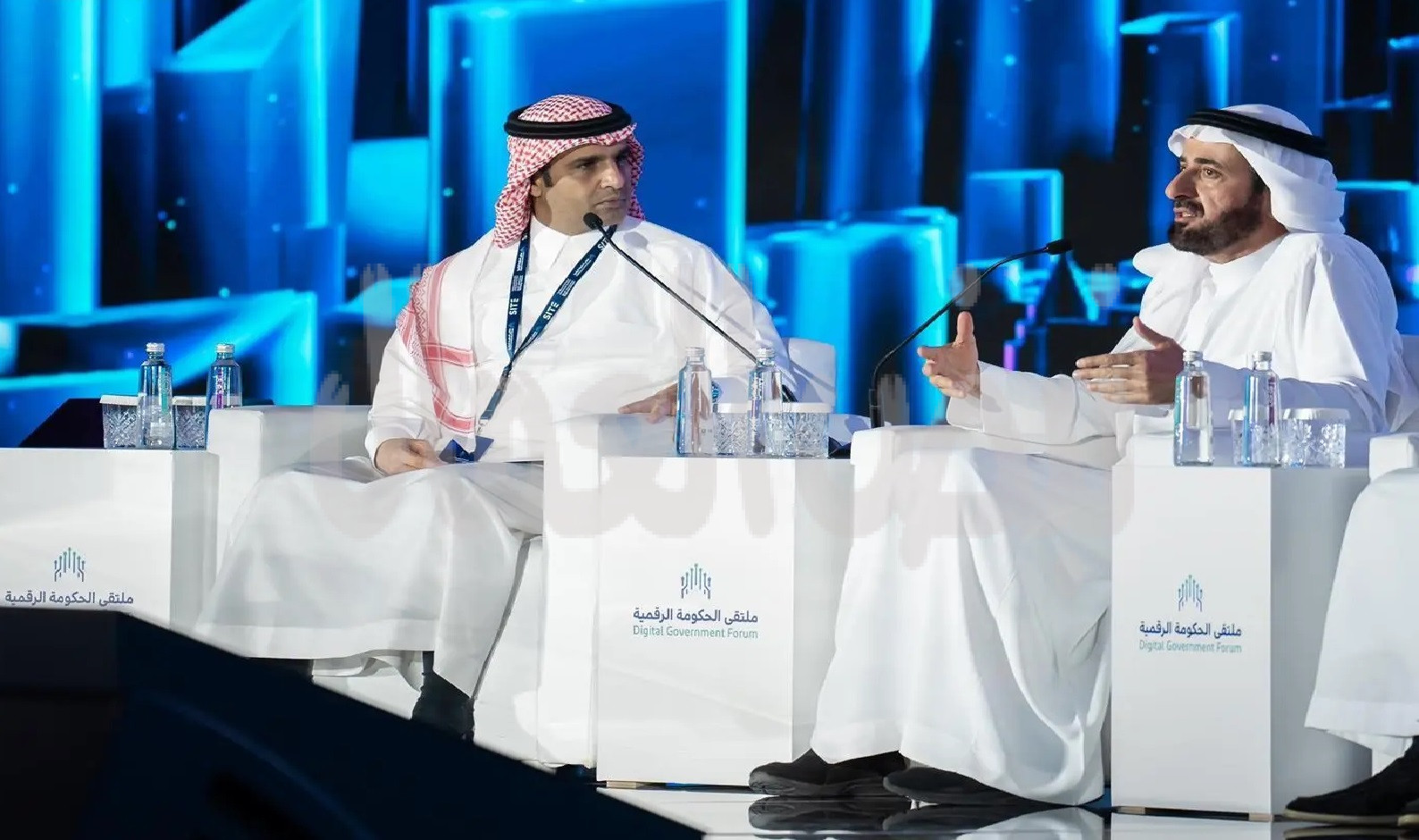 وزير الحج والعمرة يُدشّن منصة “نسك أعمال” في ملتقى الحكومة الرقمية