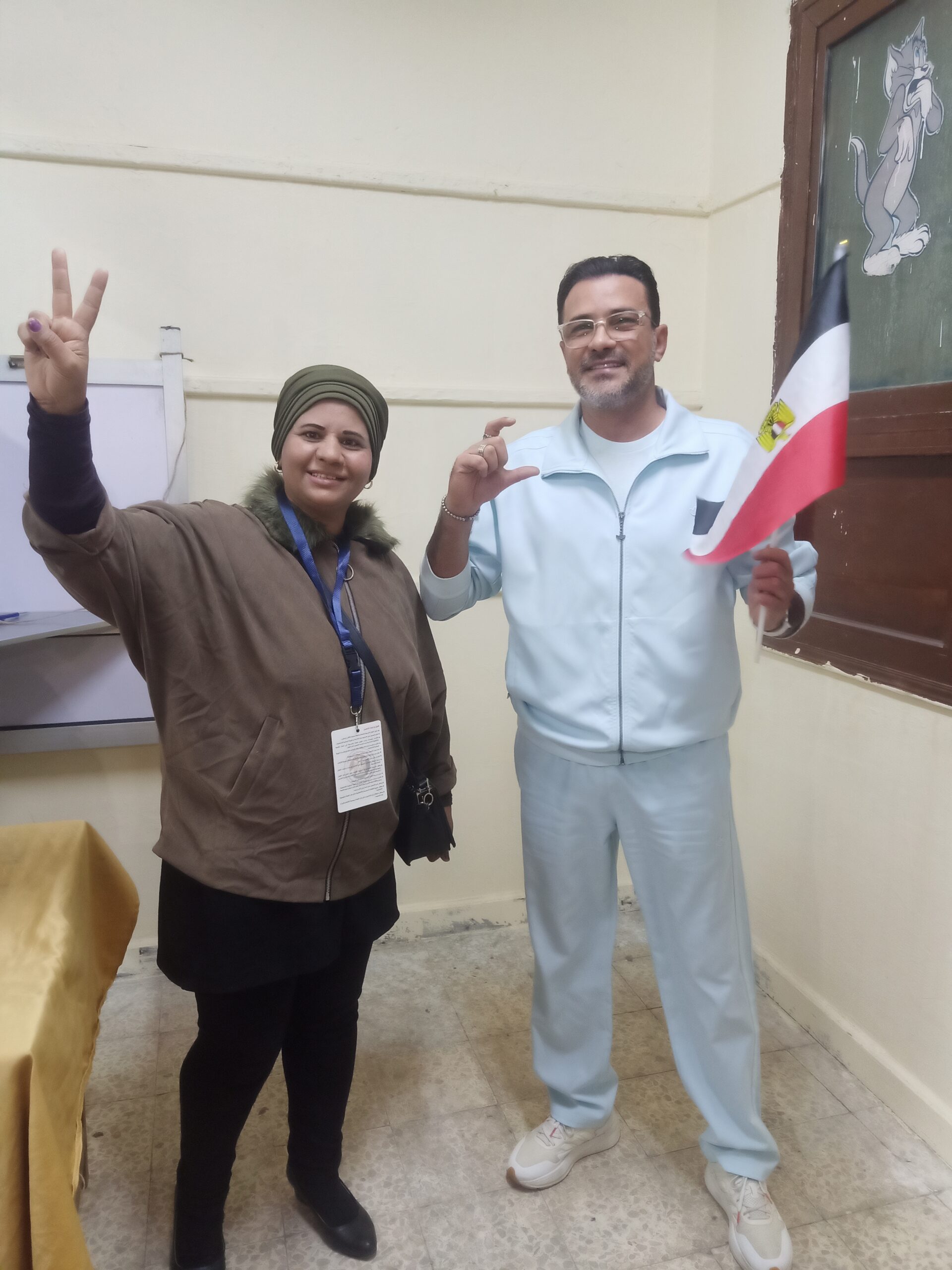 بالصور.. محمد رجب يدلي بصوته في الانتخابات الرئاسية