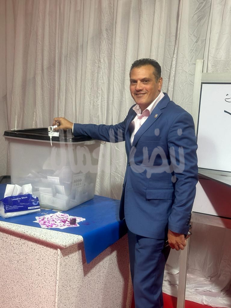 رئيس اعلام نقابة البترول يدلي بصوته في الانتخابات الرئاسية