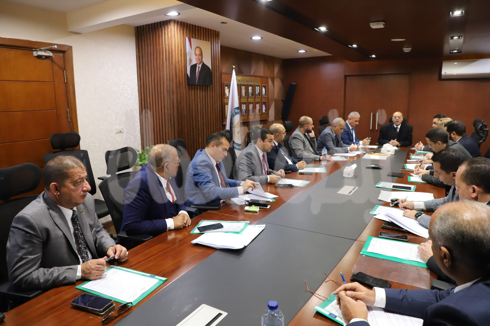 بالصور جبران يترأس الاجتماع التنفيذي لنقابة البترول
