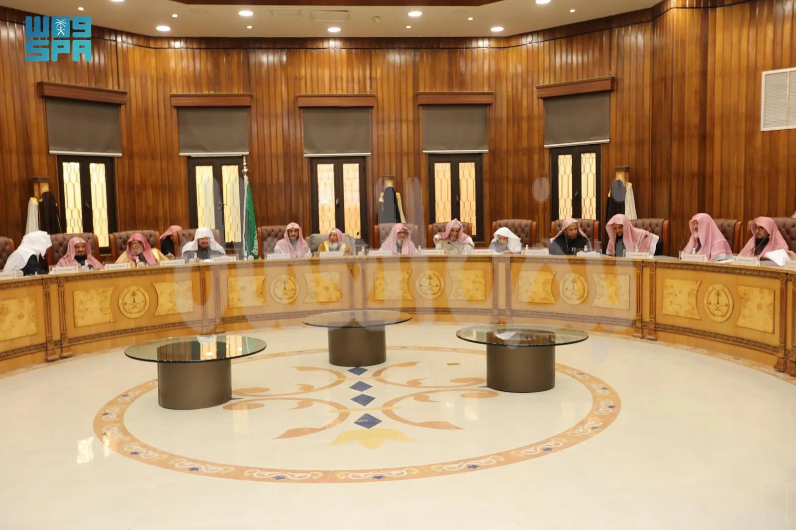 مفتي عام المملكة يشيد بالمواقف السعودية الراسخة في دعم القضية الفلسطينية