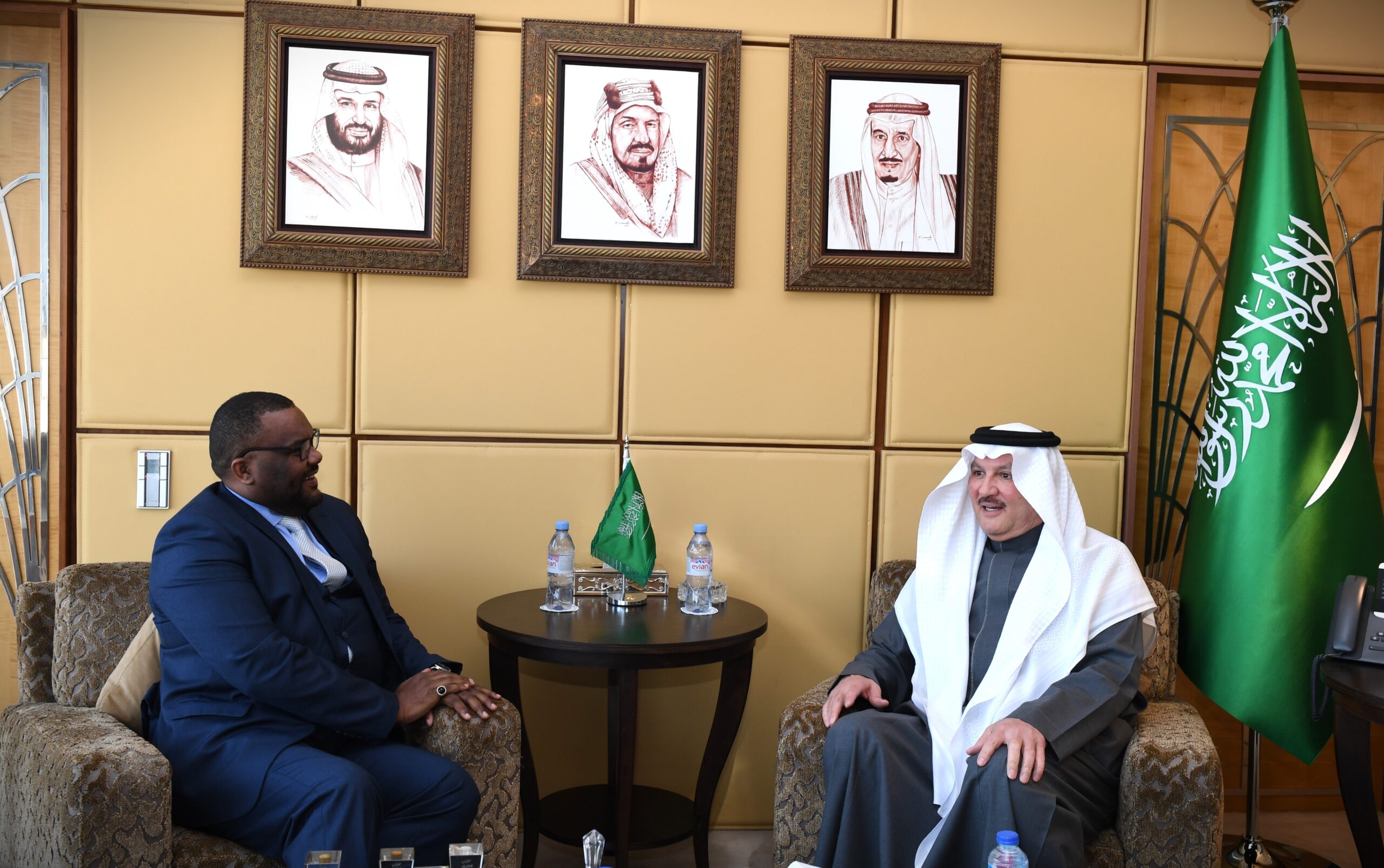 سفير المملكة لدى مصر يستقبل أمين عام اللجنة الدائمة للقانون الدولي الإنساني