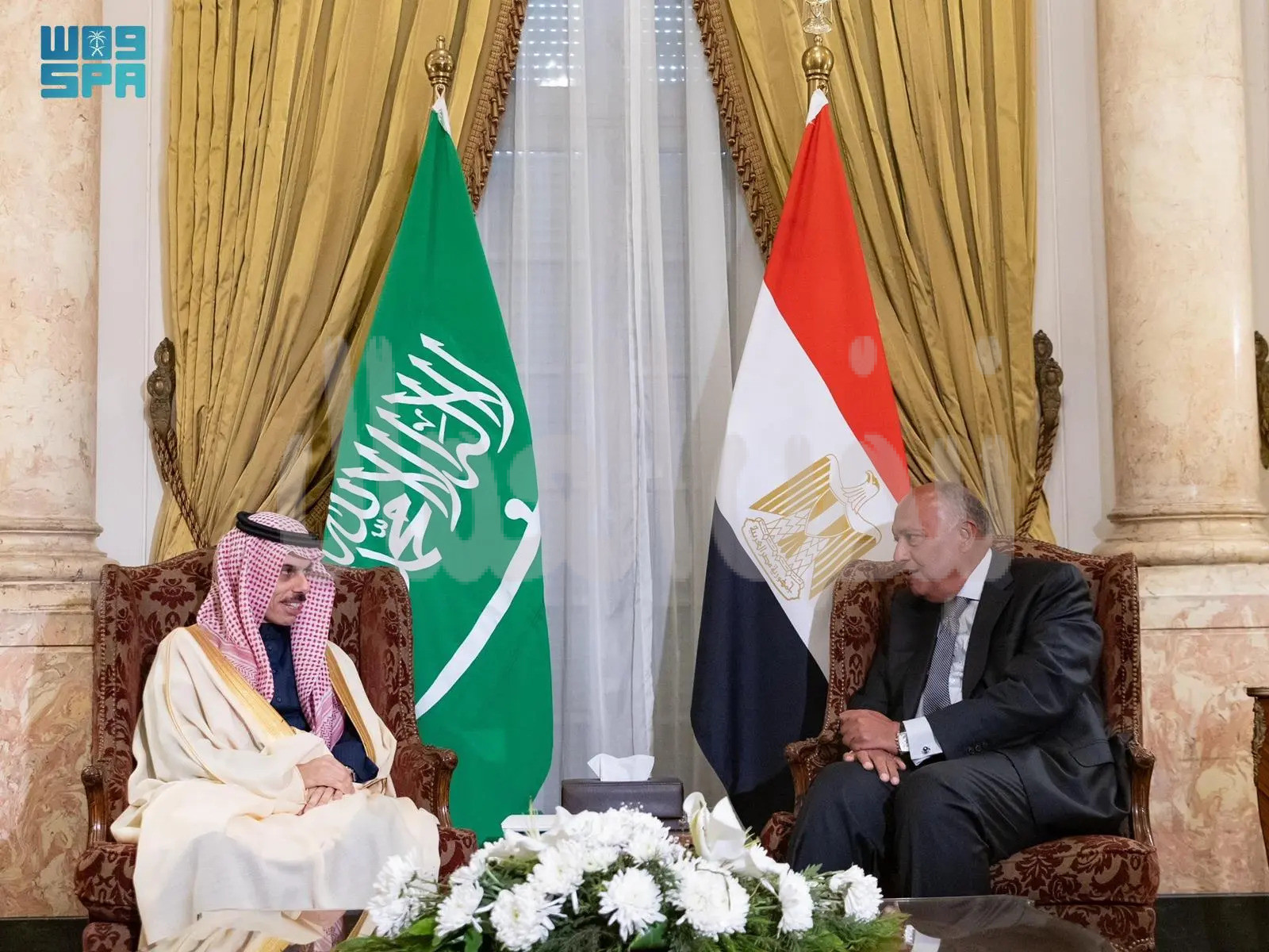 وزير الخارجية يلتقي وزير خارجية مصر ويعقدان اجتماع لجنة المتابعة والتشاور السياسي على المستوى الوزاري