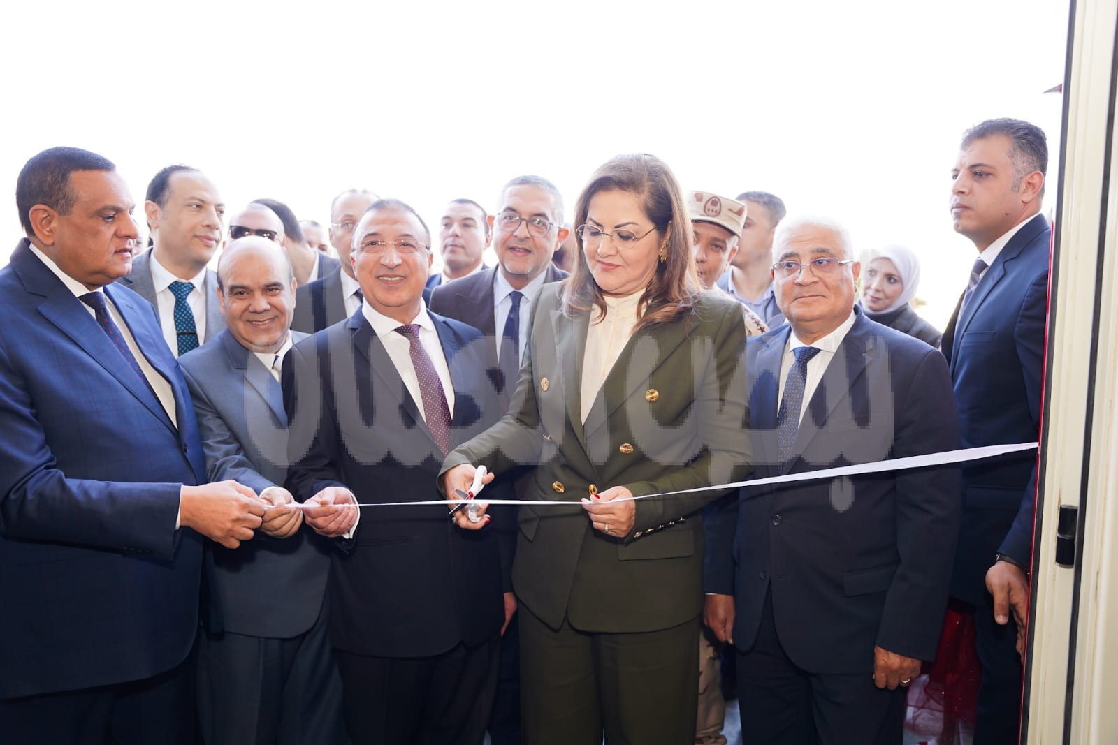 وزيرة التخطيط والتنمية الاقتصادية تفتتح مركز خدمات مصر بالإسكندرية وتتفقد عدد من المشروعات التنموية بالمحافظة