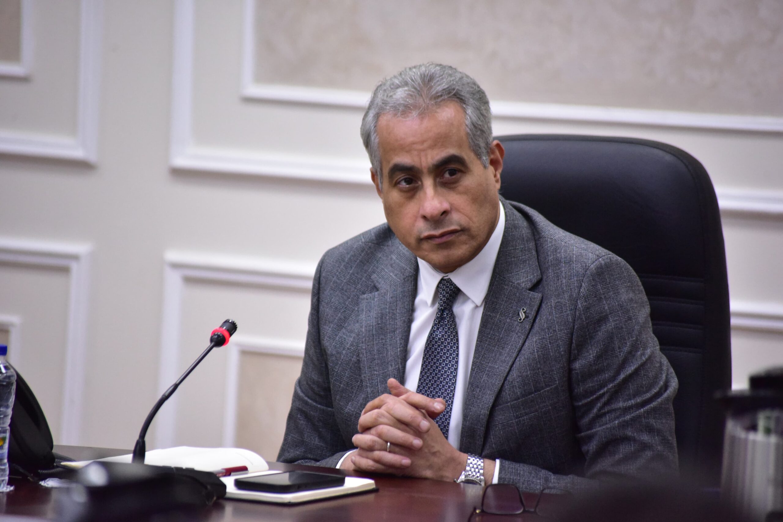 العمل : ميكنة شهادات “كعب العمل” و” قياس المهارة” وكارنيه مزاولة الحِرفة و”تراخيص الأجانب”