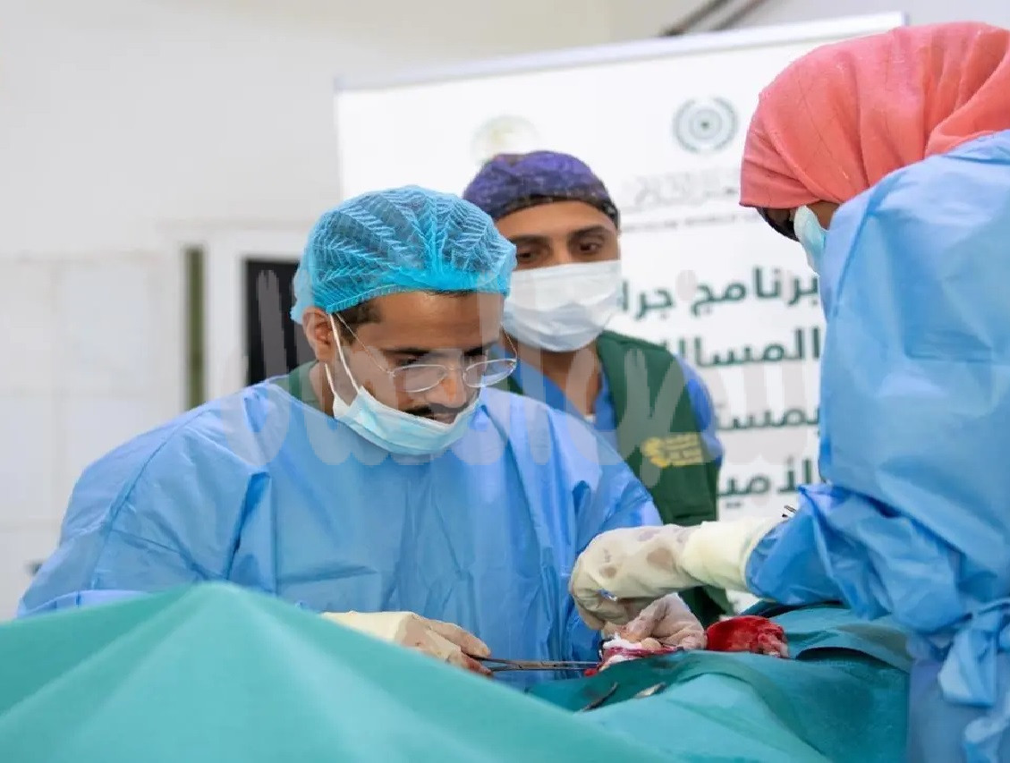 مركز الملك سلمان للإغاثة يختتم مشروع طبي لجراحة المسالك البولية للبالغين