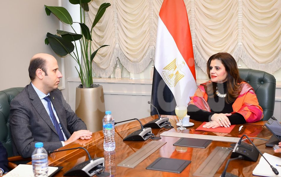 وزيرة الهجرة تتابع جهود إطلاق منصة التسوق الإلكترونية للمصريين بالخارج