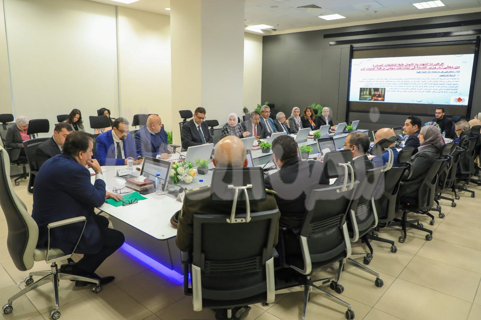 وزير الصحة يوجه بتسريع وتيرة ميكنة بنوك الدم  لإنشاء قاعدة بيانات قومية للمتبرعين