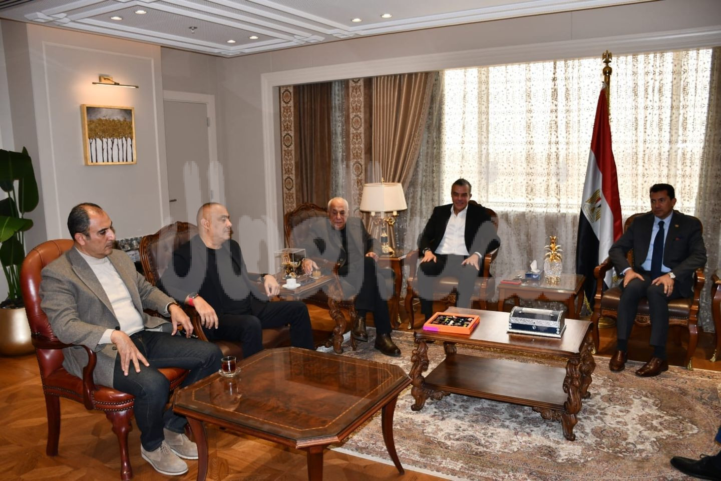وزير الرياضة يلتقي رئيس الاتحاد المصري لكرة القدم بحضور الأهلي والزمالك والشركة المتحدة