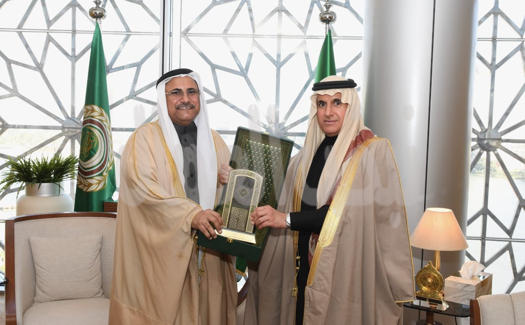 مندوب المملكة لدى الجامعة العربية يستقبل رئيس البرلمان العربي   