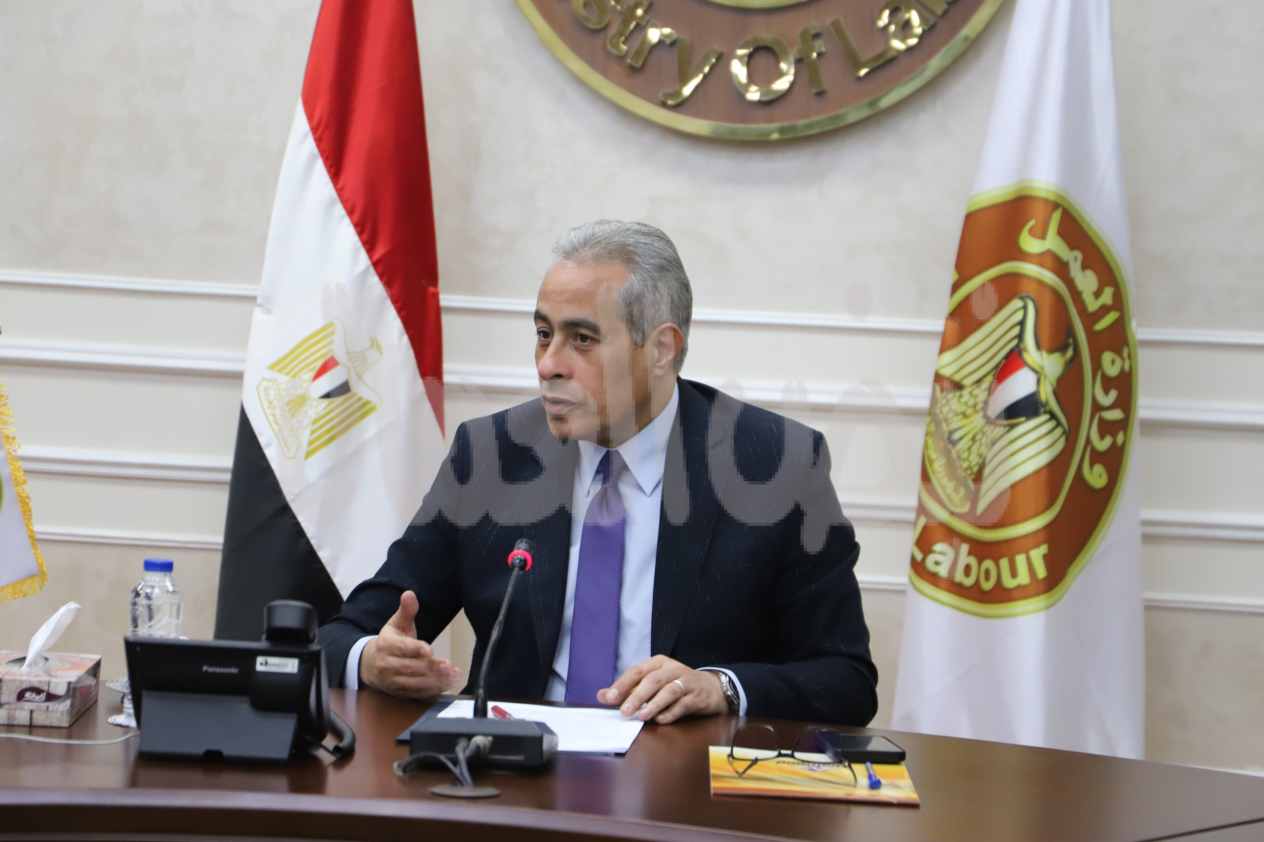 وزير العمل يترأس إجتماع اللجنة التشريعية المُختصة بإعداد “مشروع قانون العمالة المنزلية”.