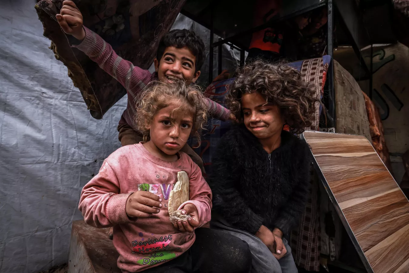 الصحة الفلسطينية: تكرر استهداف لتجمعات المواطنين جرائم إبادة جماعية