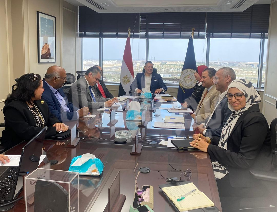 وزير السياحة  يناقش باجتماع  مشروع تطوير ورفع كفاءة مقابر الصحابة وآل البيت والصالحين بسفح جبل المقطم