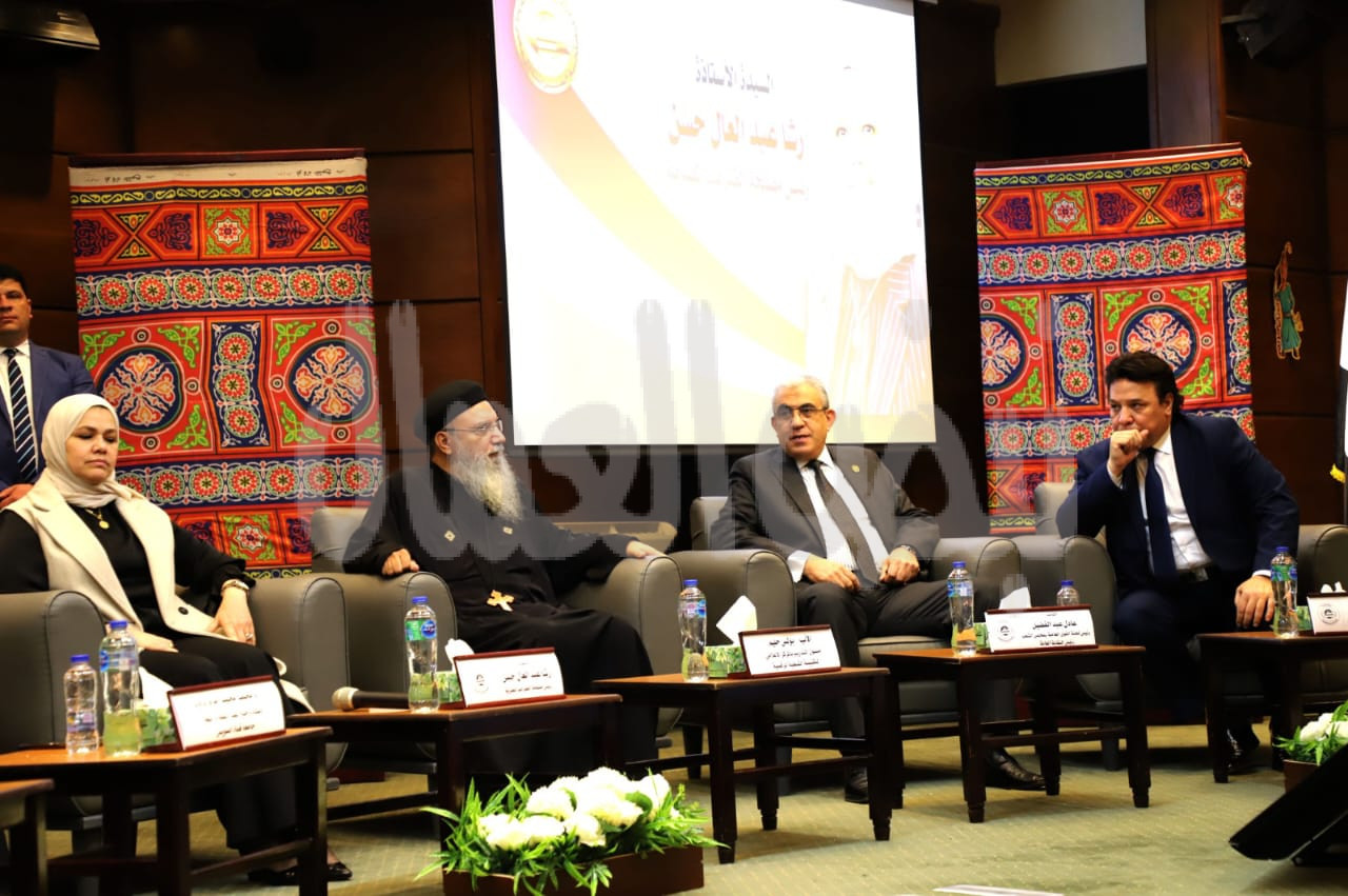 رئيس قوي عاملة النواب يشارك في أول مسابقة دينية  بين المسلمين والمسيحيين بـ “الضرائب”