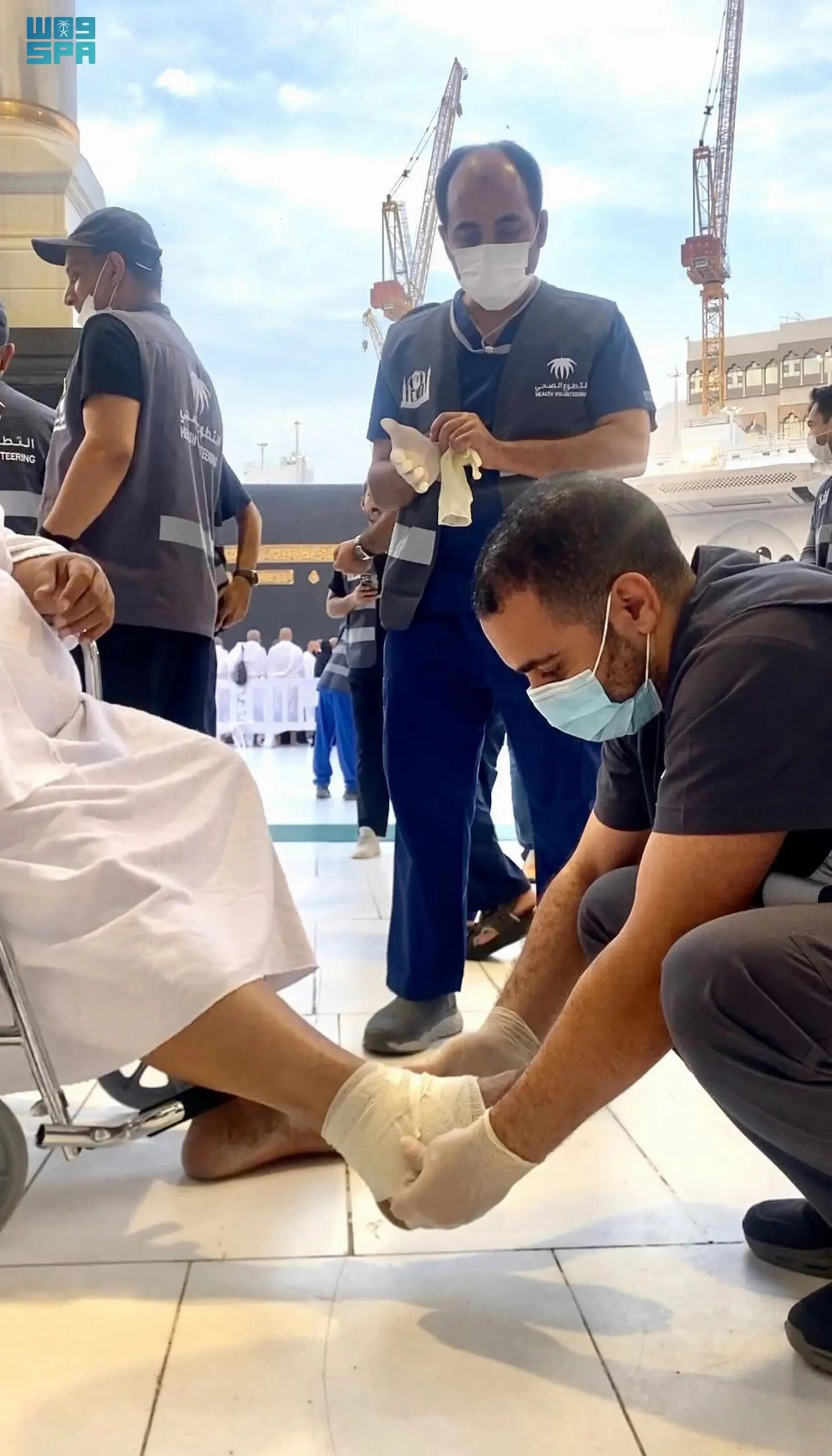 جهود طبية مكثفة من الفرق التطوعية داخل الحرم المكي الشريف وقطار الحرمين