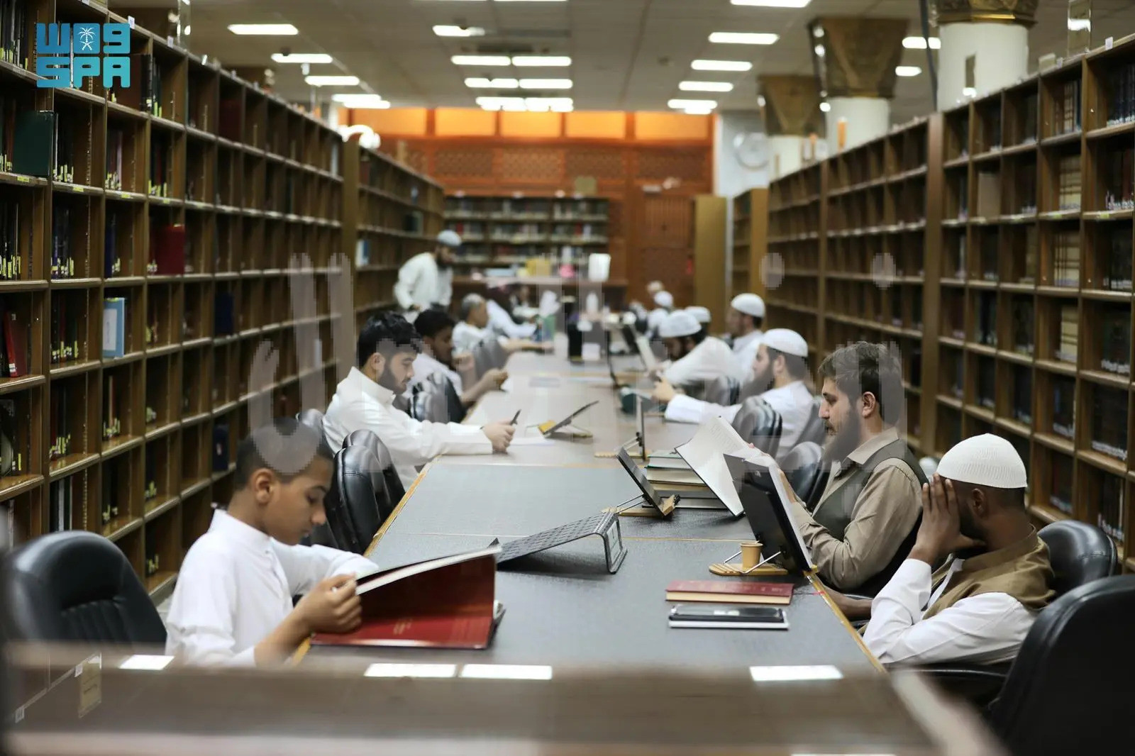 70ألف عنوان توفرها مكتبة الحرم المكي الشريف لطلاب العلم والباحثين
