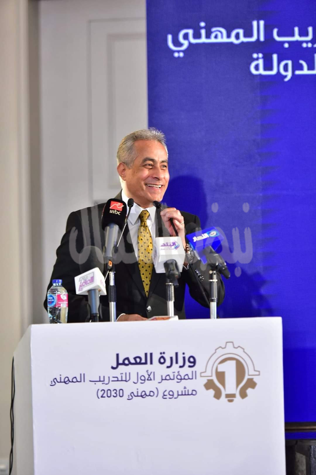 الجمهورية الجديدة “..وزارة العمل تُصدر تقريرًا بشأن ملف العمل في 10 سنوات ..