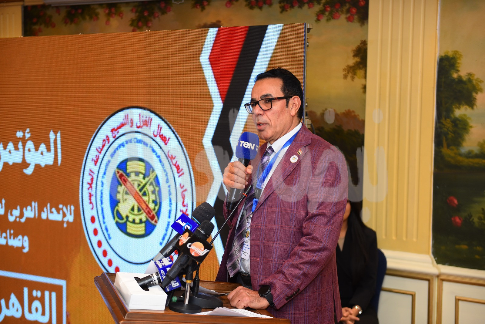 انتخاب عبد الفتاح إبراهيم أمينا عاما للاتحاد العربي لعمال الغزل والنسيج