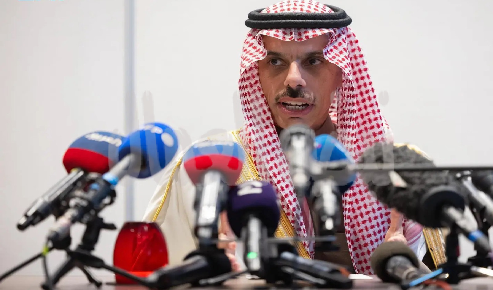 وزير الخارجية السعودي: حل الدولتين أساس السلام والأمن