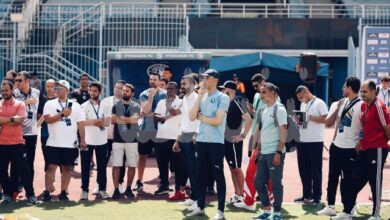المدير الفني لنادي بيراميدز يحاضر مدربي البرنامج التعليمي للمدربين