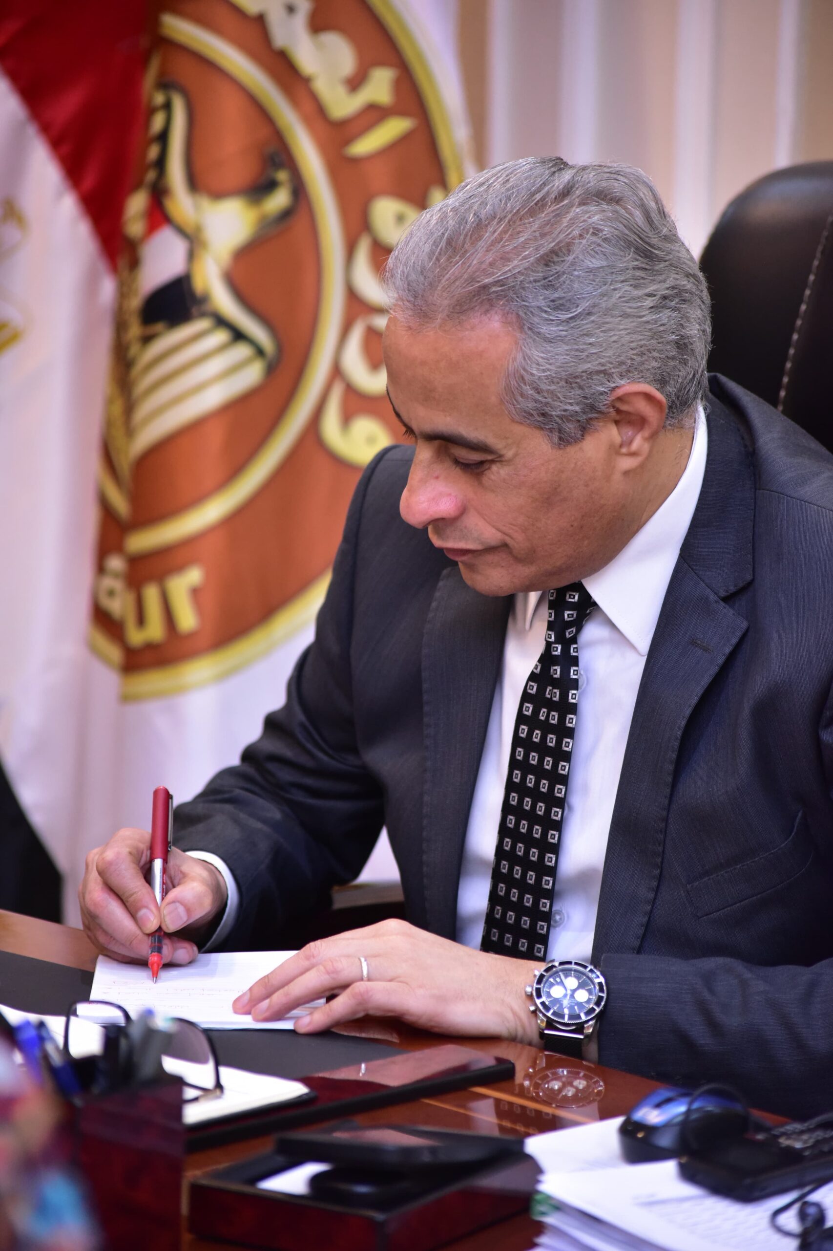 وزير العمل يدعو الشباب الي سرعة التقديم   في العمل الموسمي الزراعي باليونان