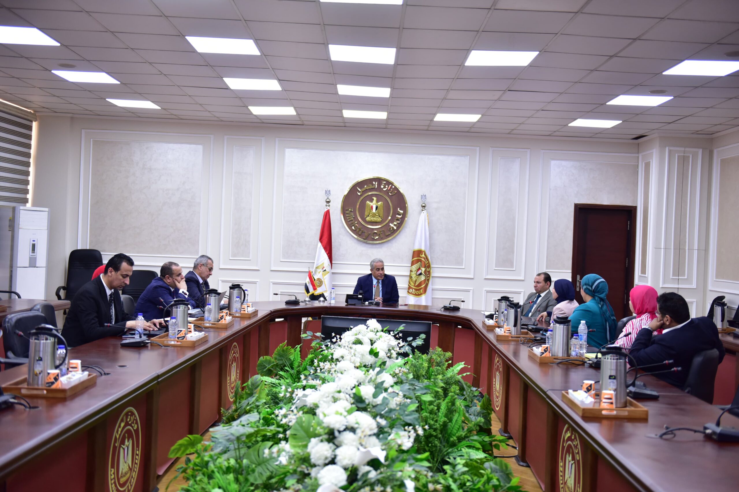 وزير العمل يستمع من مُمثلي “الإتصالات” إلى خطة عمل”منصة البنية المعلوماتيه لسوق العمل