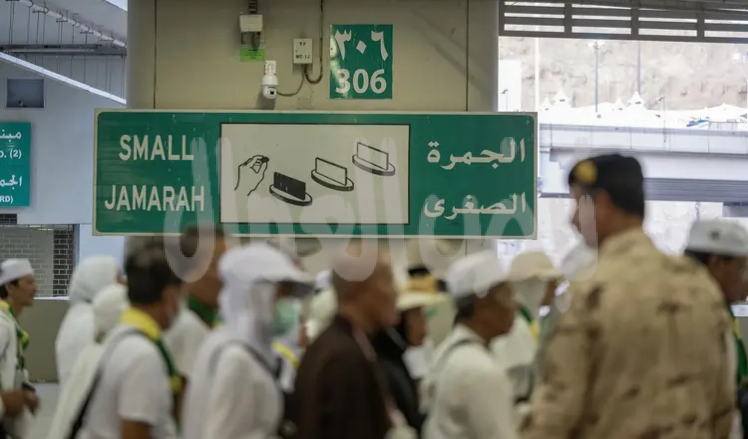 حجاج بيت الله الحرام يرمون الجمرات الثلاث .. ومنى تودع ضيوفها   