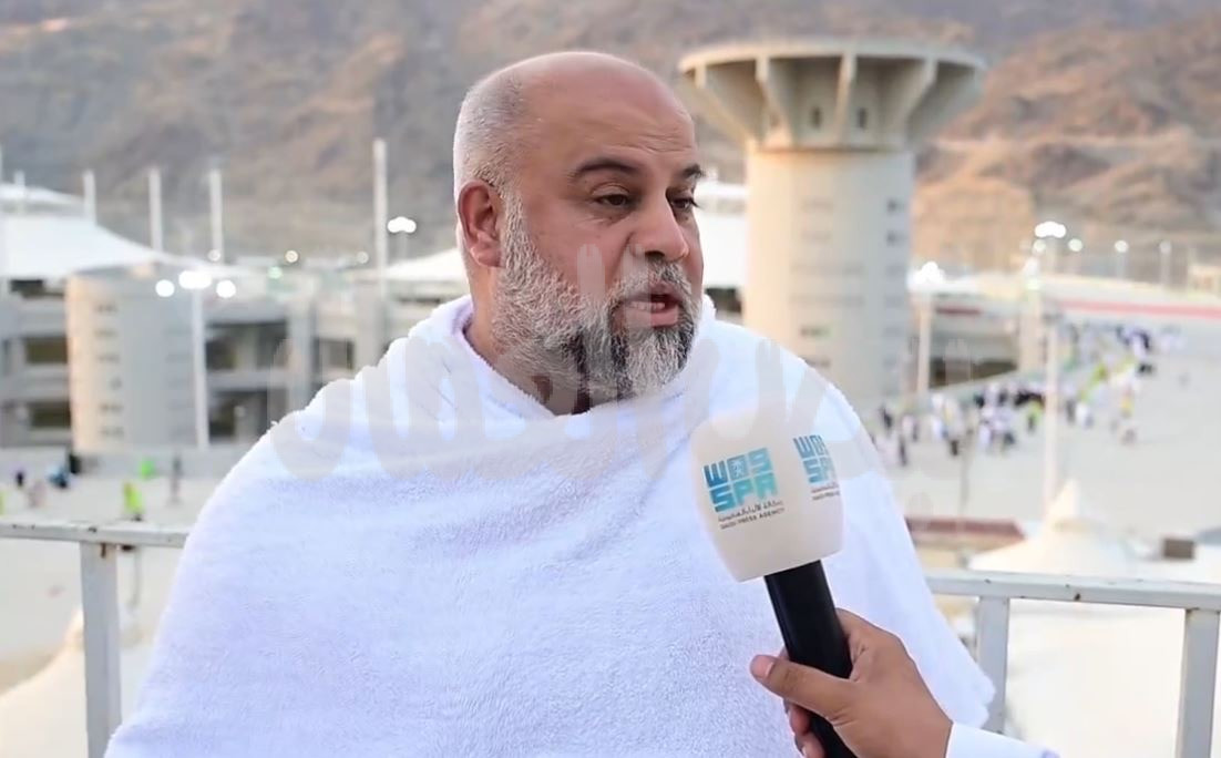 على جبل عرفات وائل الدحدوح يحج عن زوجتة الشهيدة: أوفيت بوعدي لها