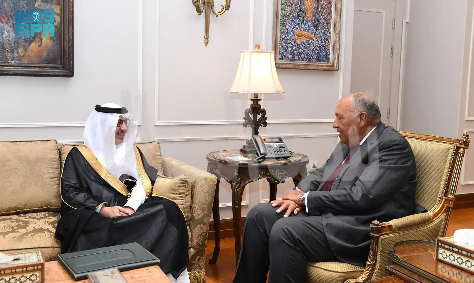 سفير المملكة لدى مصر يسلم نسخة من أوراق اعتماده لوزير الخارجية المصري