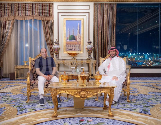 ولي العهد يعقد لقاء أخوي مع فخامة رئيس جمهورية مصر العربية في منى