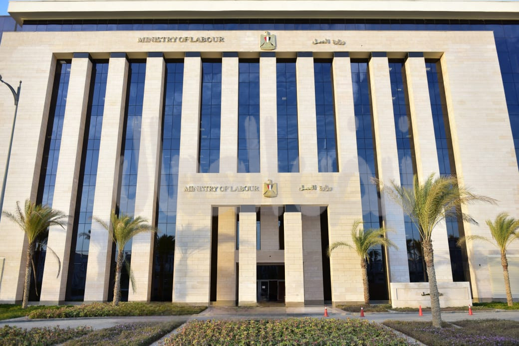 وزير العمل يوجه بسرعة متابعة حادث عمال لقوا مصرعهم إثر سقوطهم من أعلى سقالة..وصرف التعويضات 