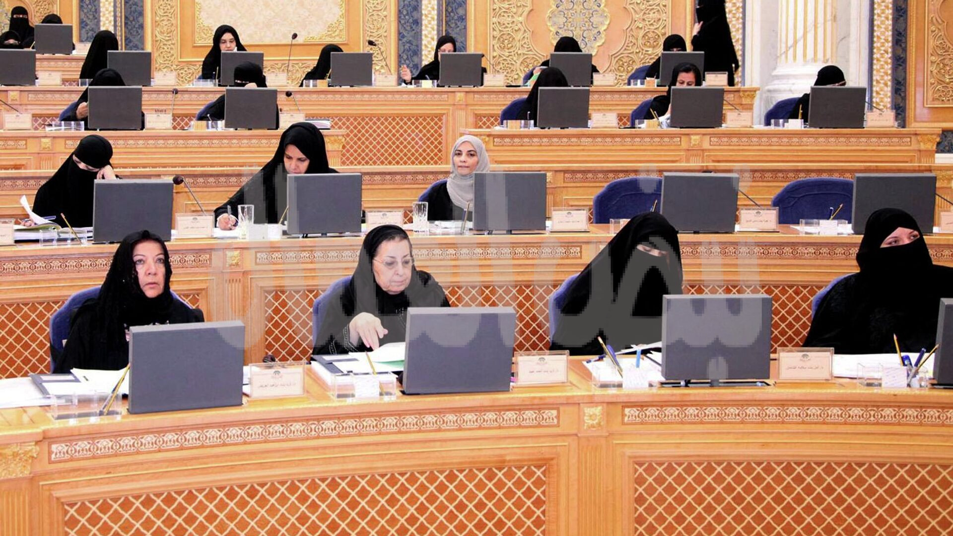 السعودية تمنع مواطنيها الزواج من 3دول إسلامية