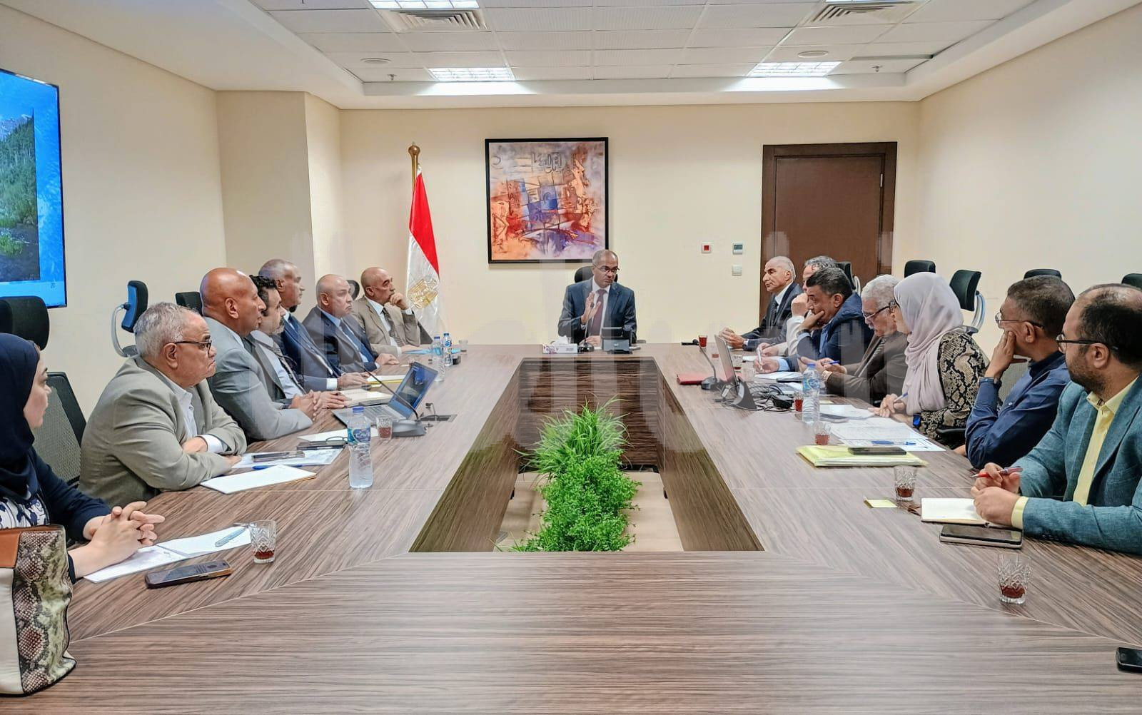 نائب وزير الإسكان يتابع  توجيهات “الشربيني ” بشأن أعمال المرافق والطرق بـ”الشيخ زايد”