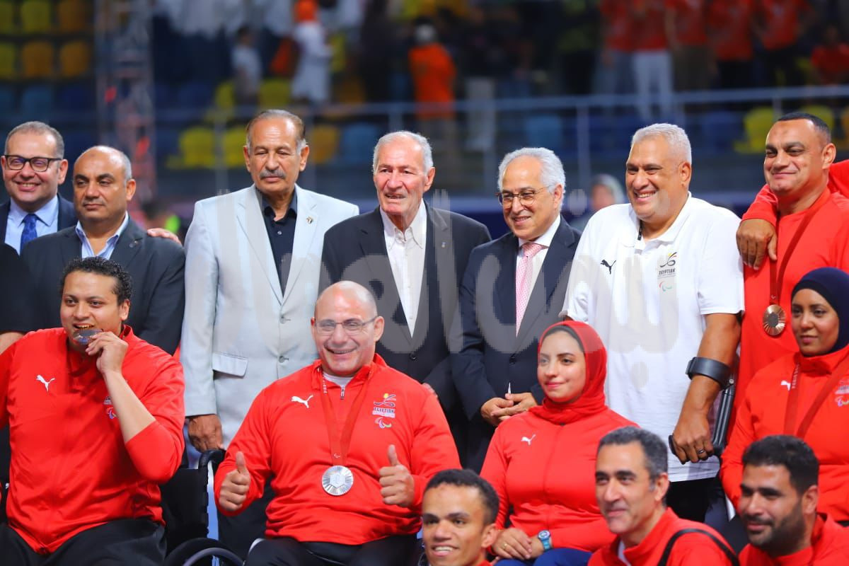 رئيس اللجنة البارالمبية يشيد بأداء منتخب مصر للكراسي بعد الفوز على تشيلي 