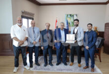 رئيس جامعة بدر بالقاهرة يستقبل وفد طلاب جامعة الجزائر 2 لتسلم جائزة أفضل سيناريو عن فيلم “زهرة”