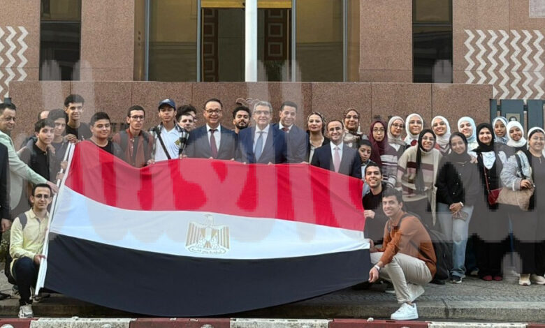 الدكتور أشرف منصور لأوائل الثانوية العامة: العلم يمثل الحرية والكرامة والمستقبل والإنسانية الدكتور أشرف منصور لأوائل الثانوية العامة: العلم يمثل الحرية والكرامة والمستقبل والإنسانية