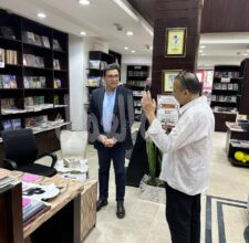وزير الثقافة يتفقد مكتبة “شريف” التابعة للهيئة المصرية العامة للكتاب ويوجّه بإطلاق صالون ثقافي دوري وحفلات توقيع لاستقطاب محبي القراءة ودراسة احتياجات الفئات الأكثر إقبالًا على المكتبة