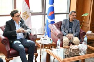 – وزير الثقافة يلتقي محافظ السويس لبحث سبل دعم الأنشطة الإبداعية ومستجدات عددٍ من المشروعات الثقافية بالمحافظة