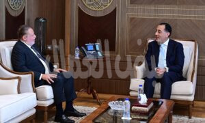 رئيس الوزراء يلتقي محافظ البنك المركزي