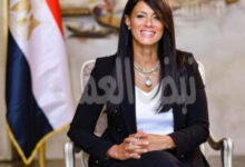 وزيرة التخطيط والتنمية الاقتصادية والتعاون الدولي تلقي الكلمة الافتتاحية لمؤتمر الناس والبنوك