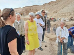 الدكتور عبد الغفار وجدي مدير عام اثار الأقصر يستقبل إليزابيث بوم شنايدر، المستشارة الفيدرالية الدكتور عبد الغفار وجدي مدير عام اثار الأقصر يستقبل إليزابيث بوم شنايدر، المستشارة الفيدرالية