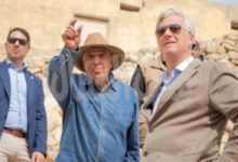 ملك بلجيكا يزور سقارة على جانب افتتاحية المتحف المصري الكبير