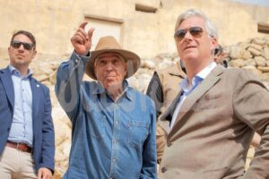 ملك بلجيكا يزور سقارة على جانب افتتاحية المتحف المصري الكبير