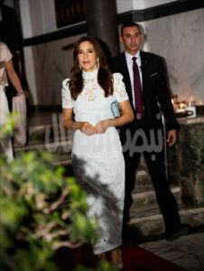 الملكة مارى ملكة الدنمارك تنشر صورها بالأهرامات