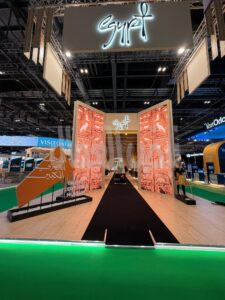 • وزارة السياحة والآثار تُطلق حملة ترويجية كبرى في لندن للتعريف بالمقصد السياحي المصري • وزارة السياحة والآثار تُطلق حملة ترويجية كبرى في لندن للتعريف بالمقصد السياحي المصري