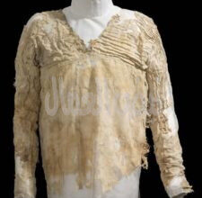 اقدم فستان منسوج في التاريخ وفي العالم كله، فستان تم اكتشافه في مقبرة طرخان