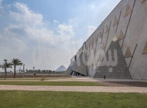 تطبيق نظام الحجز المسبق بالمواعيد الزمنية لتنظيم الزيارة بالمتحف المصري الكبير