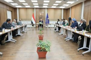 رئيس هيئة الدواء المصرية يبحث مع ممثلي الشركات العالمية آليات تعزيز منظومة الدواء ودعم الاستثمار