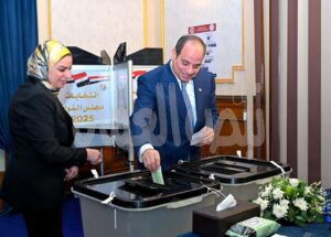 الرئيس عبدالفتاح السيسي يدلي بصوته بالانتخابات