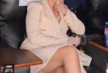 ارحمن الشباب من الإغراء حتى يستطيعوا التفرغ لأعمالهم.